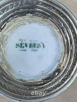 Ancienne paire de vases en porcelaine de Sèvres et argent massif minerve