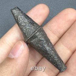 Ancienne perle romaine unique en argent massif avec dessins