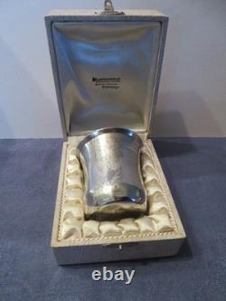 Ancienne petite timbale en argent massif poinçon minerve orfèvre illisible 51 gr