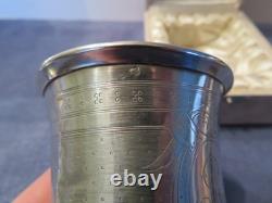 Ancienne petite timbale en argent massif poinçon minerve orfèvre illisible 51 gr