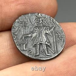 Ancienne pièce de monnaie Vasishka en argent massif Empire Kushan Circa 240