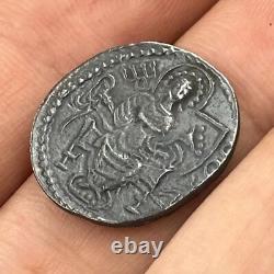 Ancienne pièce de monnaie Vasishka en argent massif Empire Kushan Circa 240