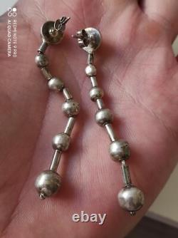 Anciennes boucles d'oreilles pendantes en argent massif
