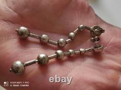 Anciennes boucles d'oreilles pendantes en argent massif