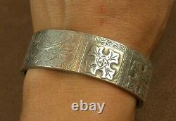 BEAU BRACELET ANCIEN MANCHETTE RIGIDE OUVRANT EN ARGENT MASSIF XIXe