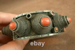 Bel Important Bracelet Ancien Berbere Kabyle En Argent Et Corail
