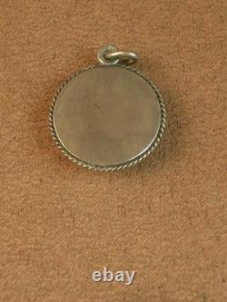 Bel ancien pendentif en argent massif et émaux bressans fond vert