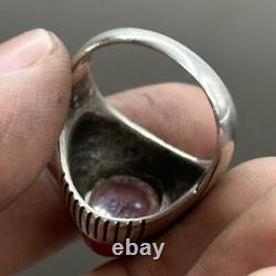 Belle bague romaine ancienne en argent massif avec une pierre naturelle E Belle bague romaine ancienne en argent massif avec une pierre naturelle E