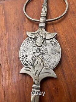 Bijou berbère ancienne grande Fibula en argent massif pièce de Monnaie Maroc