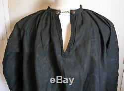Blouse de maquignon ancienne/Biaude/Blaude en lin noir/ Boucle col argent massif