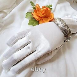 Bracelet Ancien Argent Massif À Décor Fleurs Feuillages Diamètre 65mm Largeur Bracelet Ancien Argent Massif À Décor Fleurs Feuillages Diamètre 65mm Largeur