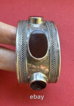 Bracelet ancien Jouvert Manchette ouvragé gravé Argent Massif cabochon cornaline