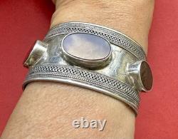 Bracelet ancien Jouvert Manchette ouvragé gravé Argent Massif cabochon cornaline