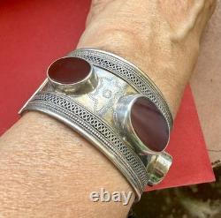 Bracelet ancien Jouvert Manchette ouvragé gravé Argent Massif cabochon cornaline