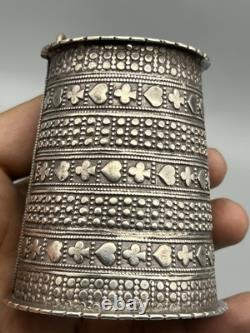 Bracelet ancien en argent massif, mode ancienne 157 grammes Sindhi Pakistan 1950