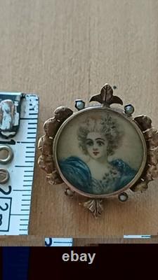 Broche miniature ancienne XIXe siècle en vermeil (argent massif) peinte sur nacr