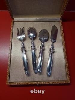 Magnifique ancien service à mignardises argent massif minerve
