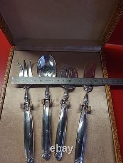 Magnifique ancien service à mignardises argent massif minerve
