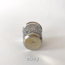 Petit gobelet à vodka ancien en argent massif russe niellé et vermeil XIXe