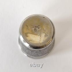 Petit gobelet à vodka ancien en argent massif russe niellé et vermeil XIXe