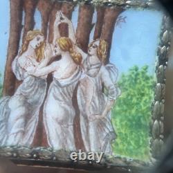 Petite Boîte Ancienne En Argent Massif 800 Émaillée Thème Trois Femmes En Nature