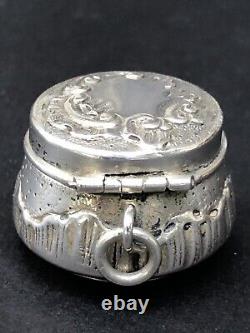 RARE jolie ancienne petite BOITE VINAIGRETTE PENDENTIF XIXe ARGENT MASSIF parfum