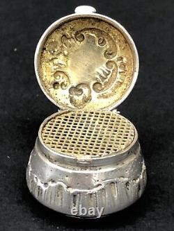 RARE jolie ancienne petite BOITE VINAIGRETTE PENDENTIF XIXe ARGENT MASSIF parfum