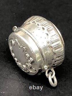 RARE jolie ancienne petite BOITE VINAIGRETTE PENDENTIF XIXe ARGENT MASSIF parfum