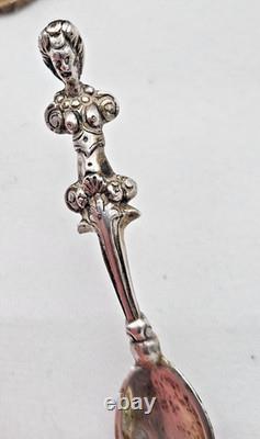 Rare Ancienne Cuillere En Argent Massif Decor Personnage