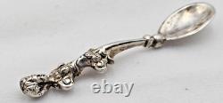 Rare Ancienne Cuillere En Argent Massif Decor Personnage