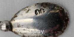 Rare Ancienne Cuillere En Argent Massif Decor Personnage