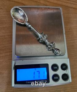 Rare Ancienne Cuillere En Argent Massif Decor Personnage