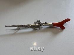 Rare Broche ancienne 1900 -miniature Couteau Vendetta argent massif et corail