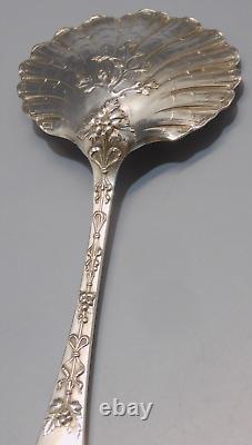 -SUPERBE ANCIENNE CUILLERE A FRAISES ARGENT MASSIF Poinçon MINERVE VITRINE D