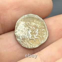 Très ancienne pièce romaine ancienne en argent massif avec visage roi